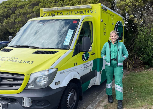 Elle Coker, Graduate Paramedic